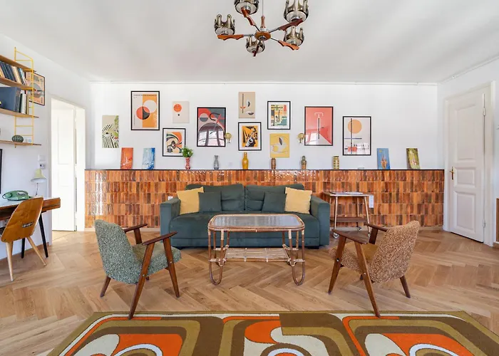 Artsy Loft Downtown 1 דירה *
