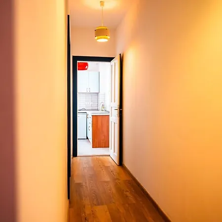 Artsy Loft Downtown 1 *